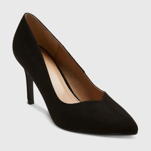 Sweetheart Topline Heel Pumps